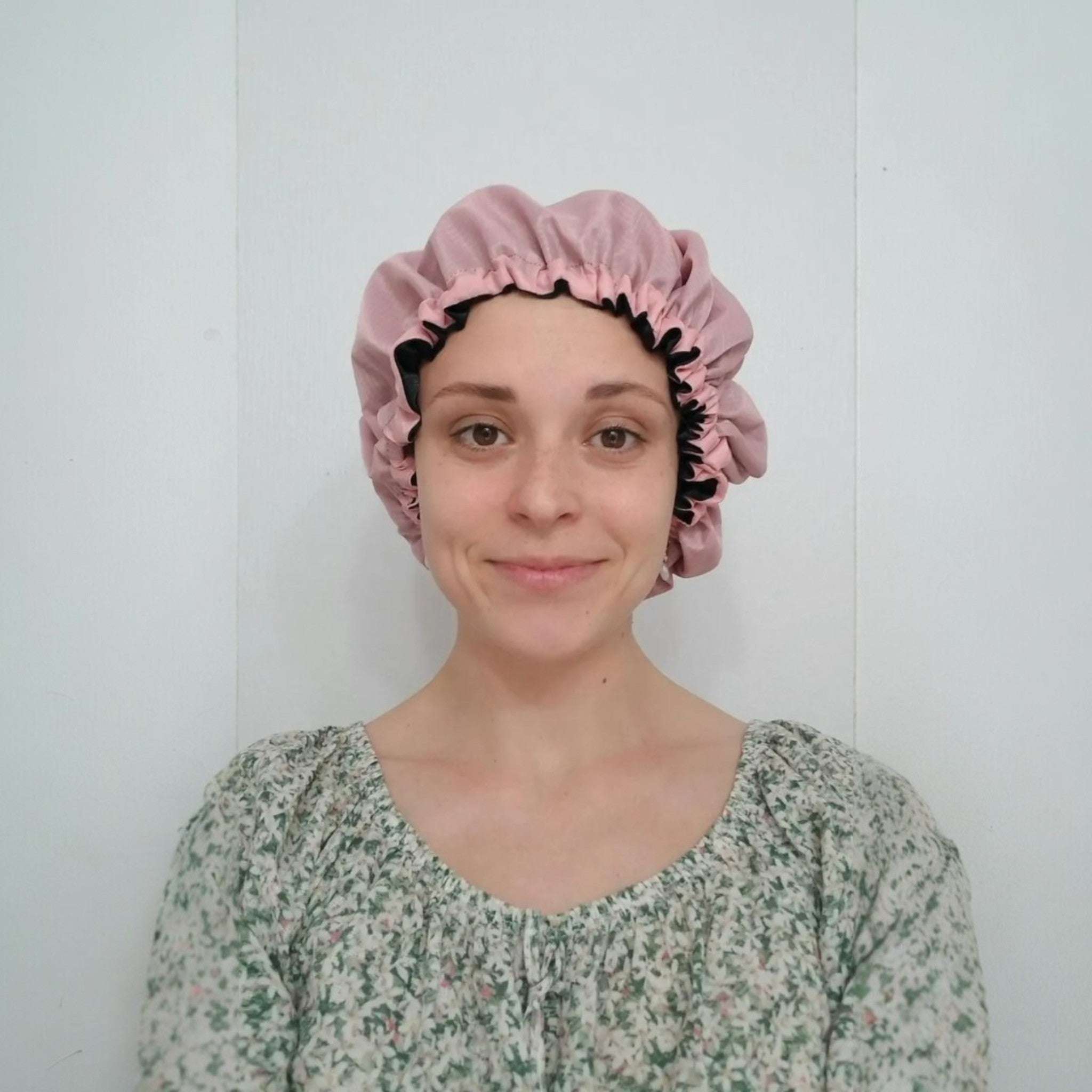 Satin Shower Cap - Waterproof Hair Protection | Couronne Par Elle - Couronne Par Elle